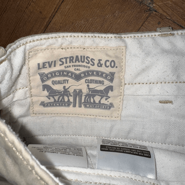 Levi's Shorts - W32