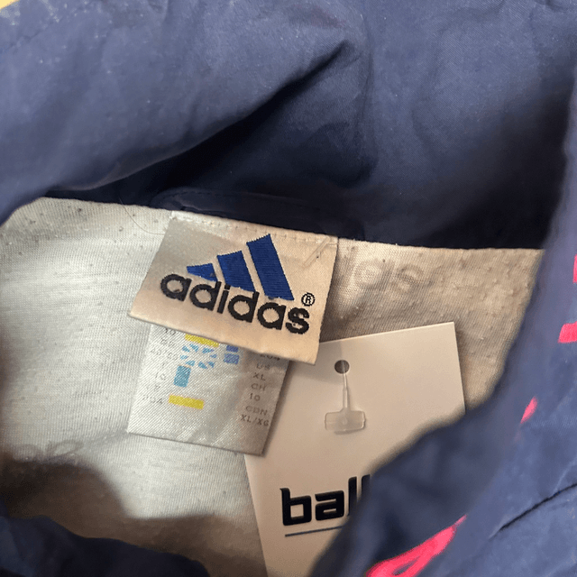 Vintage Adidas windbreaker fits uk XL