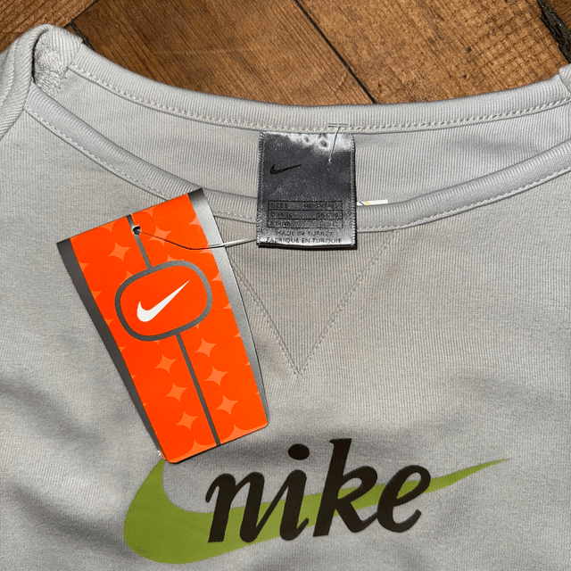 Vintage Y2K Nike Jumper *NEW* - S