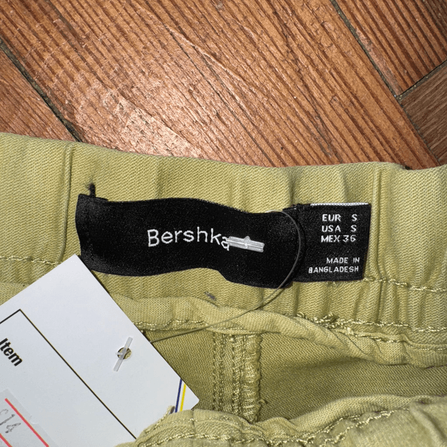 Bershka Cargo Trousers Green - W36/L28
