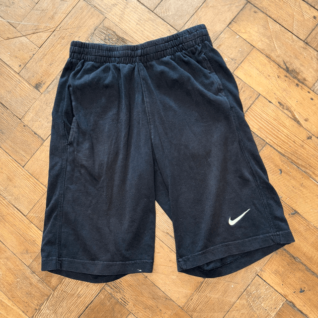 Kids Nike Shorts - M