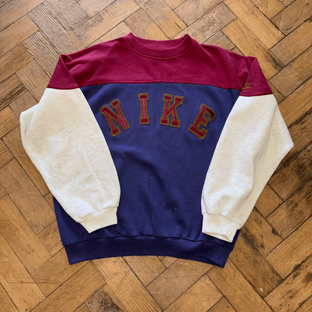 Vintage 90's Nike Spellout Jumper - M